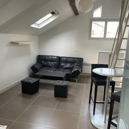 Sympas Et Confortables Proche De Paris Apartment *